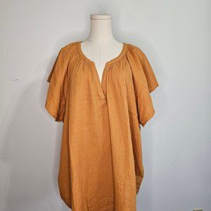 NWT Universal Thread Plus size Gauzy  short sleeve Top